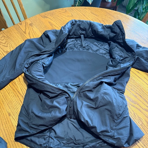 Lululemon Light Weight Jacket Size 8 - Picture 6 of 8